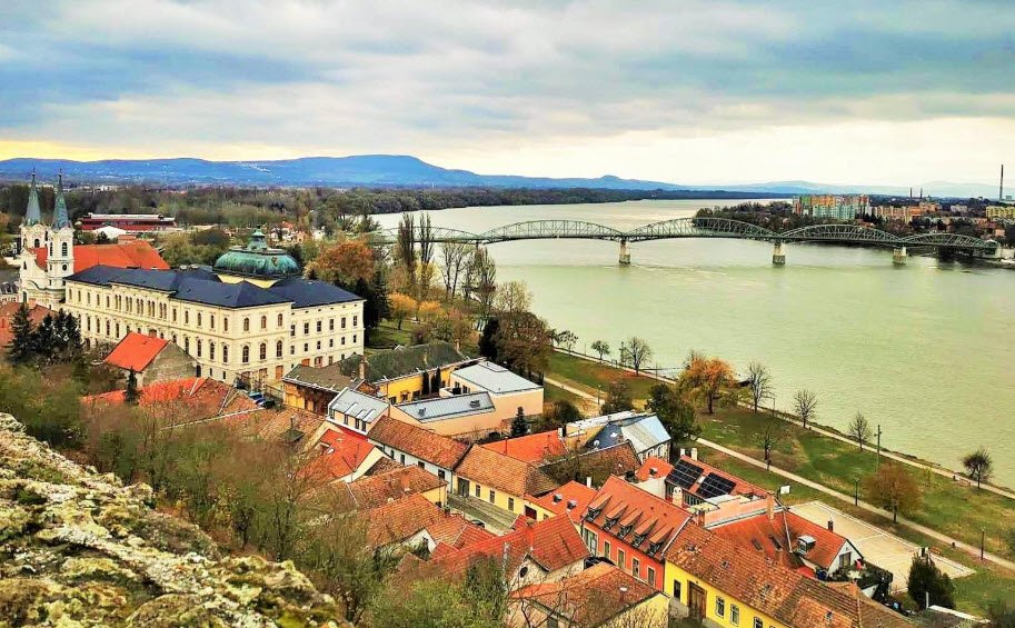 Miesto Pevnosti Džigerdelen Parkan, Slovakia